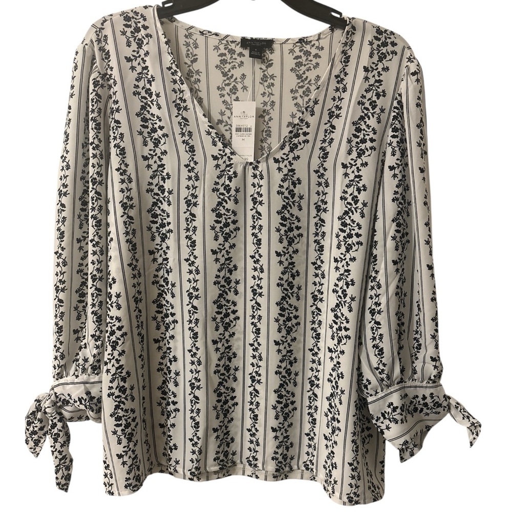 Ann Taylor Black and White Tie Front 3/4 Sleeve Blouse